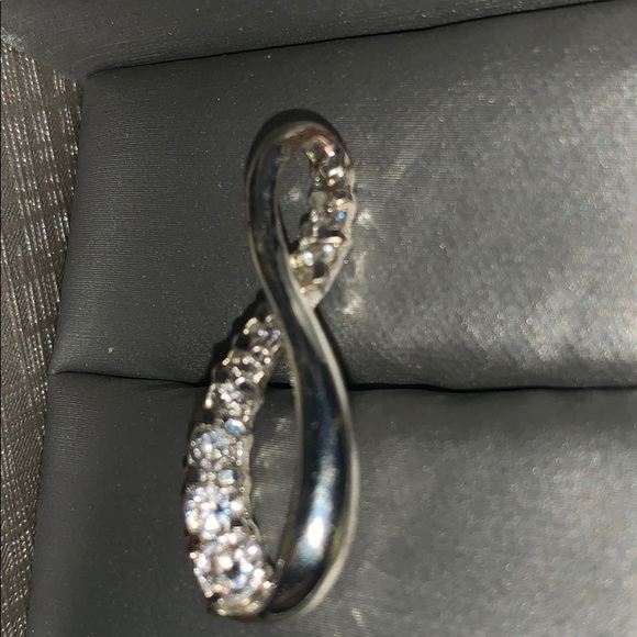 Infinity necklace - Picture 3 of 5